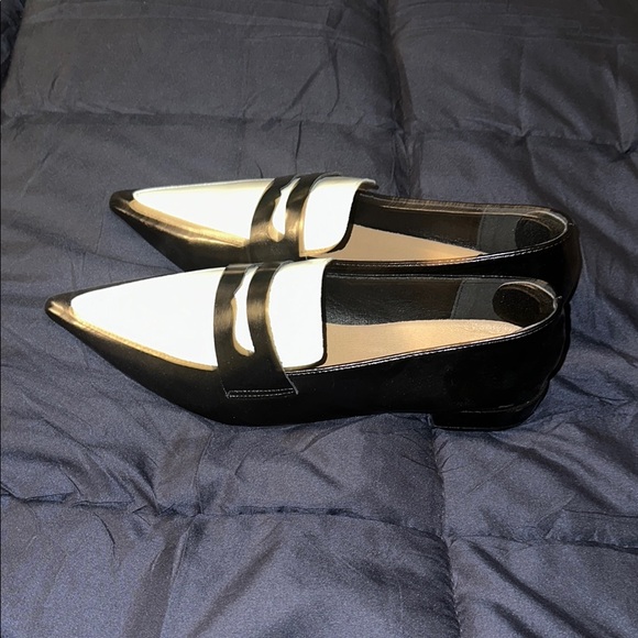 Elegant Black and White Women's Loafers.  NWOT.  SIZE 10.5 - Picture 3 of 5